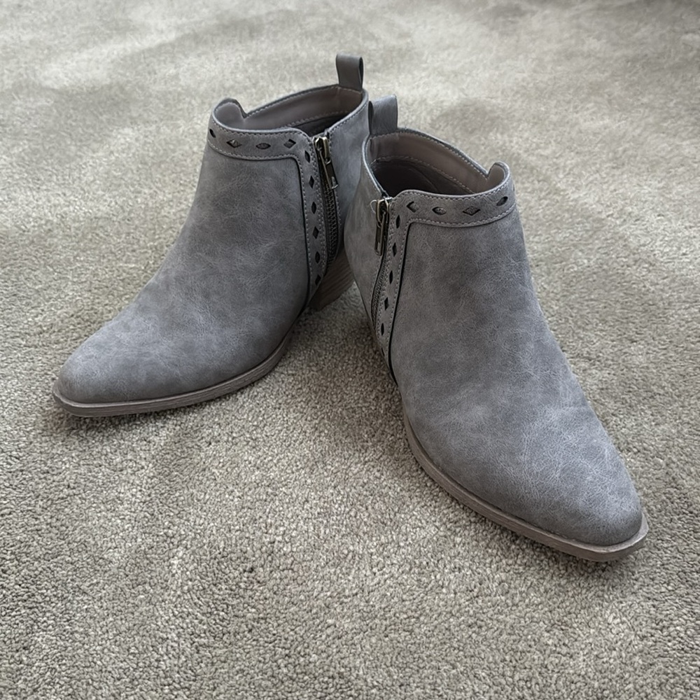 Jellypop Light Gray Ankle Boots
